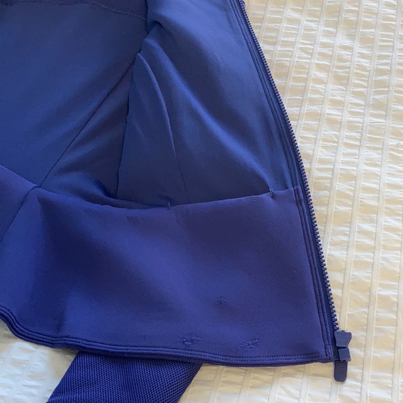 Lululemon jacket size 6 - Picture 5 of 8